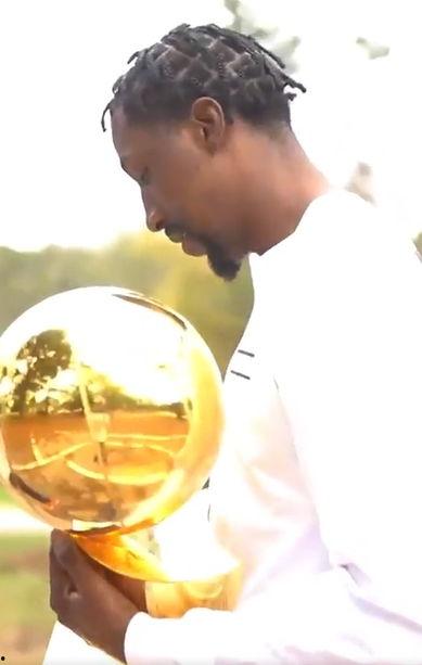 王者归来之衣锦还乡,衣锦还乡，谱写辉煌人生新篇章